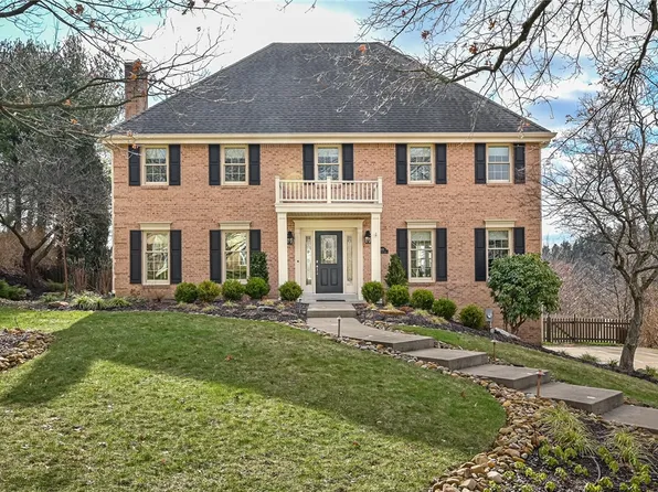 1610 Royal Oak Dr, Sewickley, PA 15143