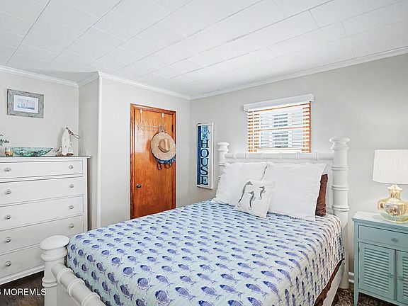 5th image of 223 Sampson Avenue