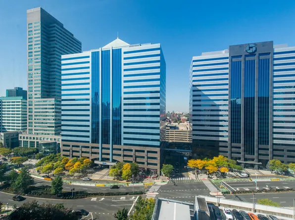 45 River Dr South image 31 of 32