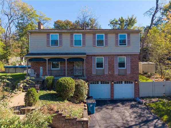 16 Arnold Dr, Verona, PA 15147