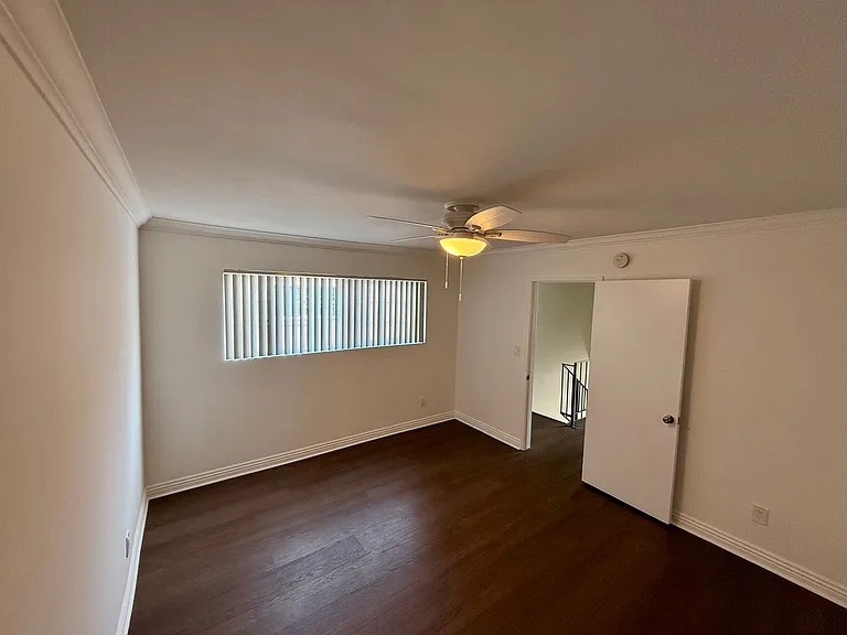 233 S Juanita Ave #1 — Photo 7