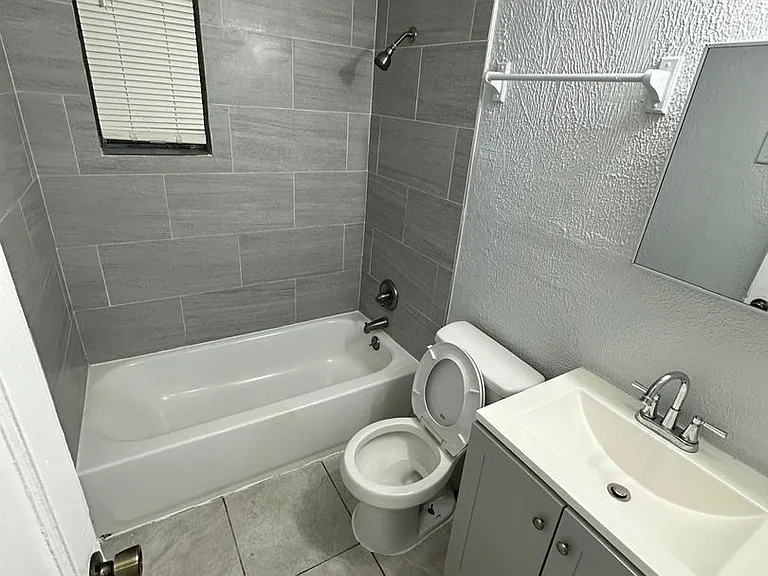 1364 Harrison St — Photo 24