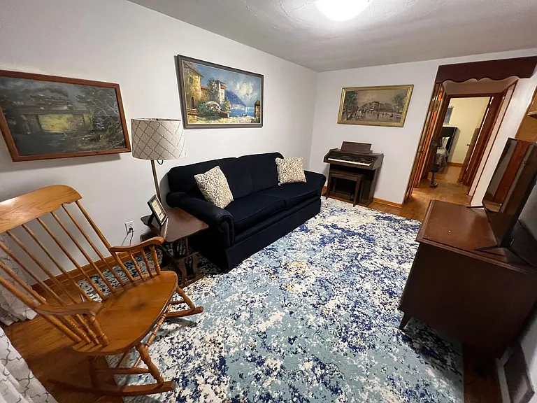 310 Pine St — Photo 2