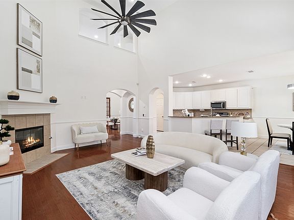 2nd image of 9857 Avalon Dr