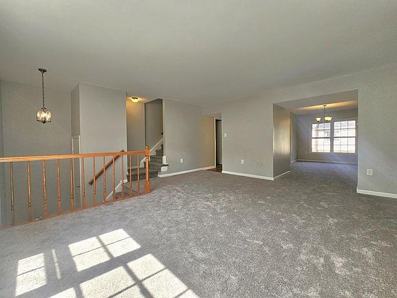 5th image of 4707 Gainsborough Dr