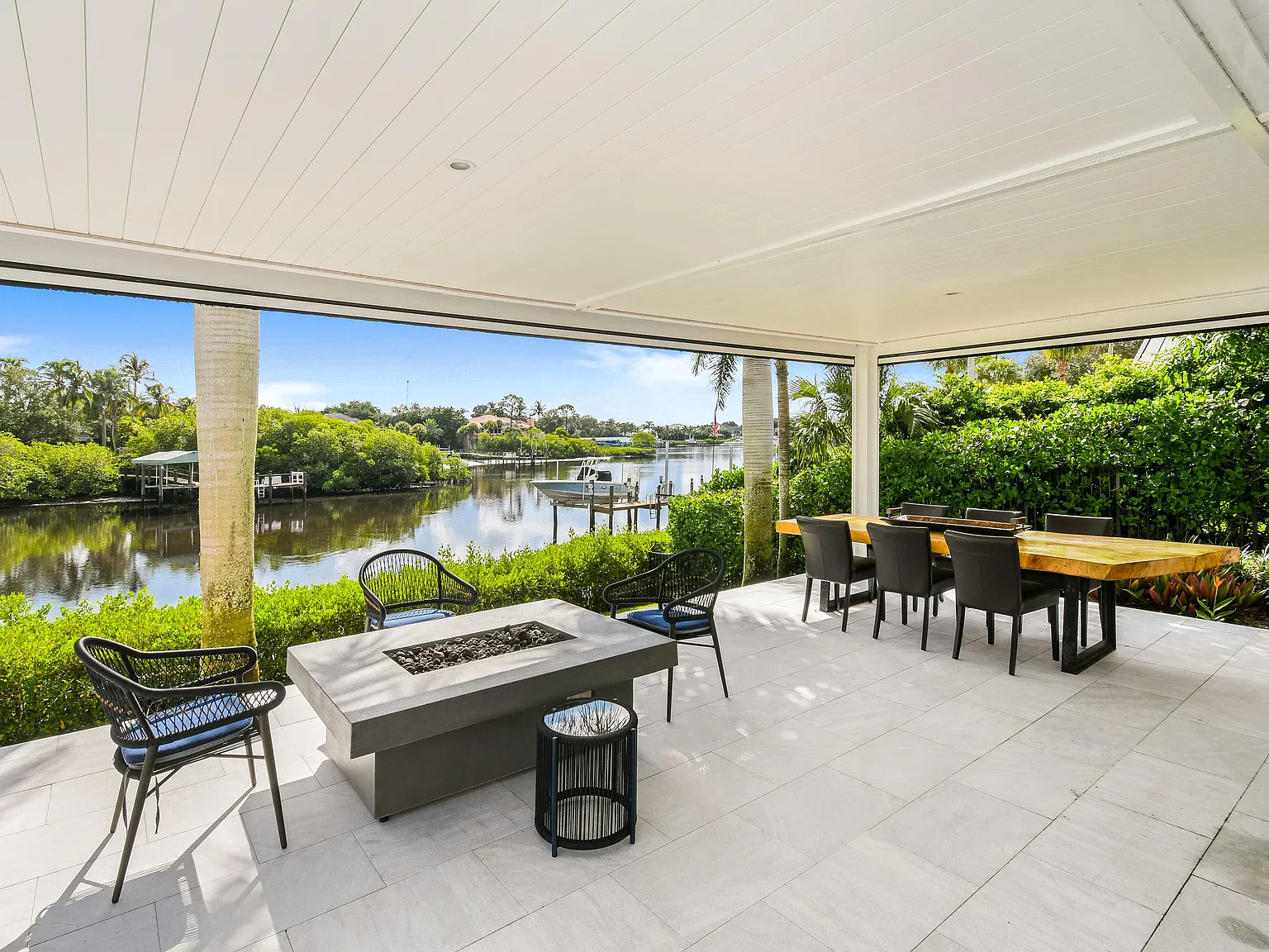 3 bed, 3.0 bath, 2917 sqft, $30,000 — Photo 1