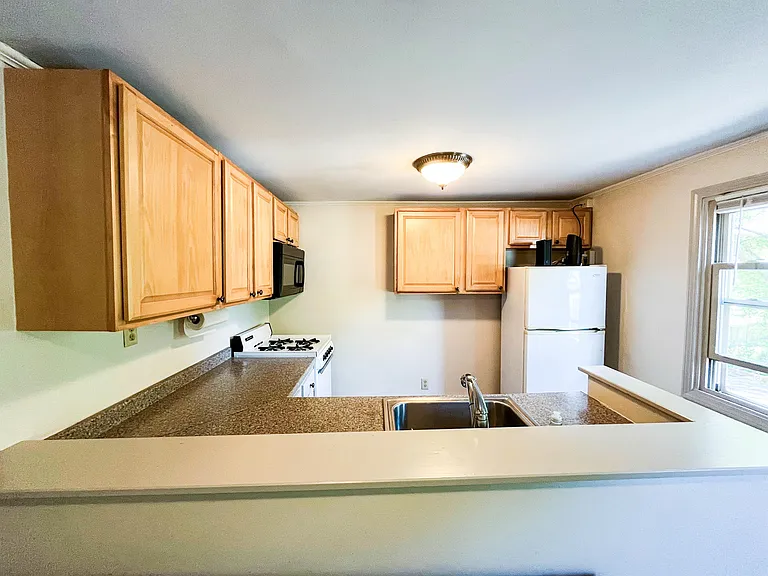324 Center St #2 — Photo 6
