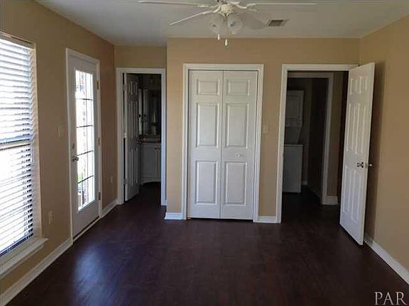4th image of 4204 Elvis Presley Dr