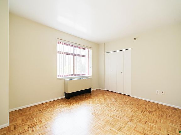 5th image of 4-74 48th Ave #2J
