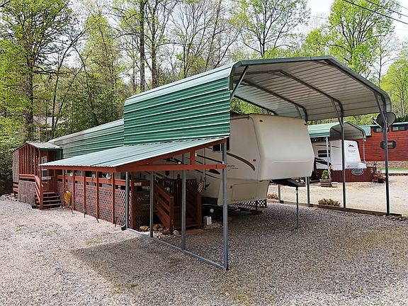 5th image of 1091 Creekside Dr