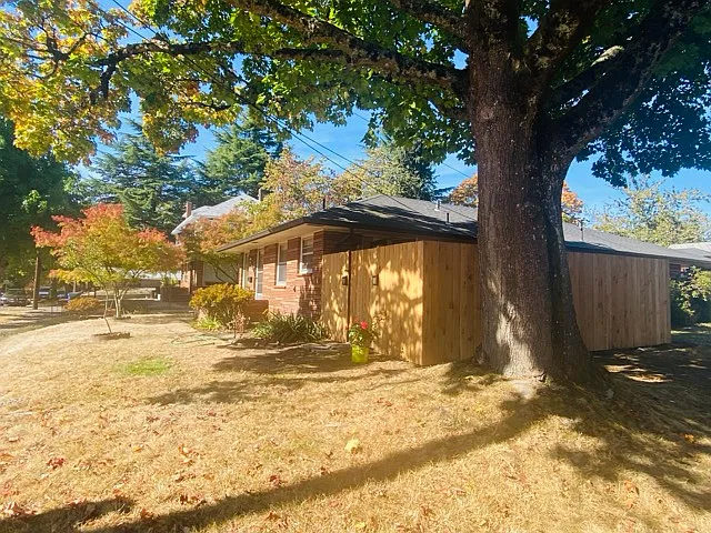 2 bed, 780 sqft, $1,950 — Photo 2