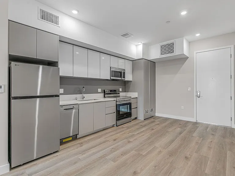 825 Coronado-Building — Photo 56