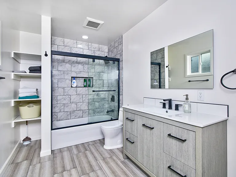 1362 Shortridge Ave #B — Photo 5