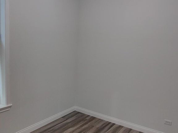 4th image of 839 N Winchester Ave APT 2
