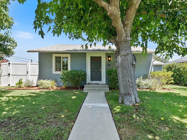 17453 Burbank Blvd — Photo 1