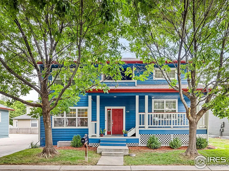 Noel Ave — Photo 1