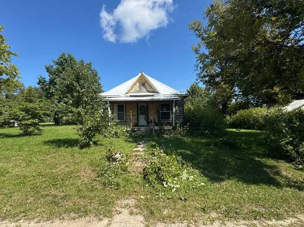 707 Grant St, Spickard, MO 64679