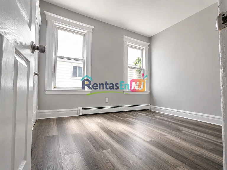 175 Woodside Ave #7A — Photo 1