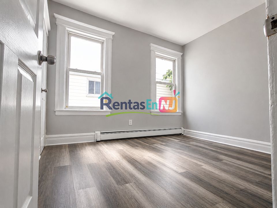 1st image of 175 Woodside Ave #7A
