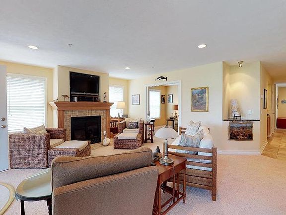 3rd image of 320 Singapore Ct