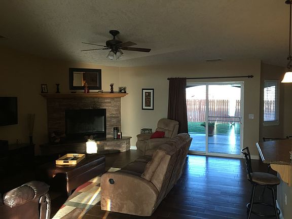 Family room / fireplace