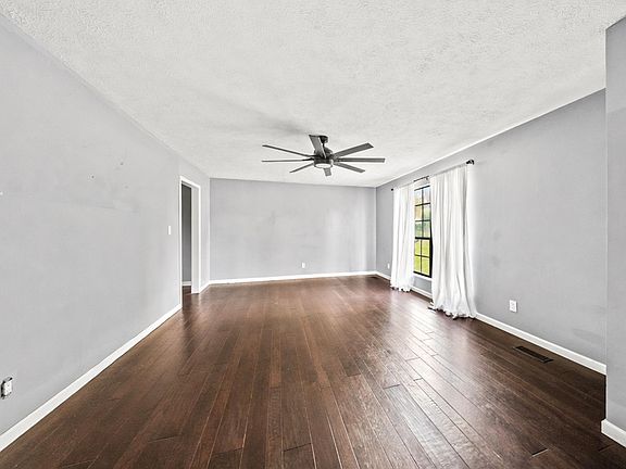 5th image of 76 Verna Dr