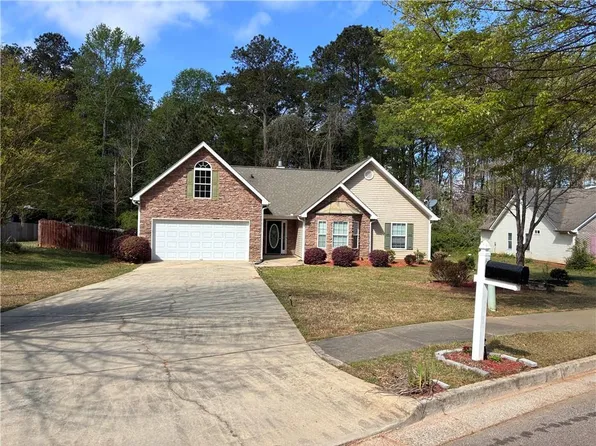 317 Peachtree Cir, Hampton, GA 30228