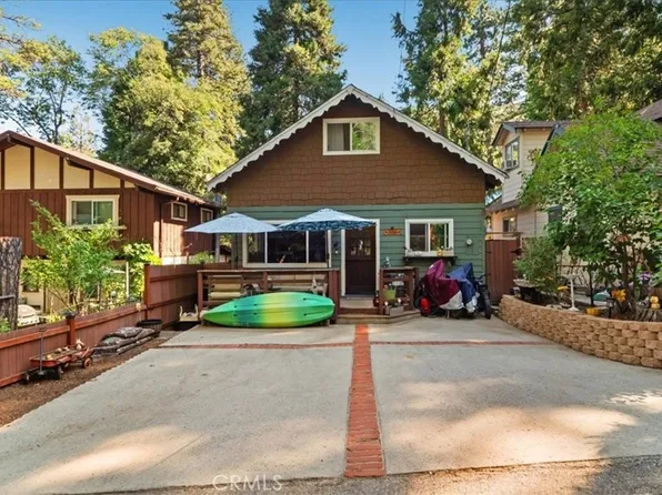 25086 Boa Dr, Crestline, CA 92325