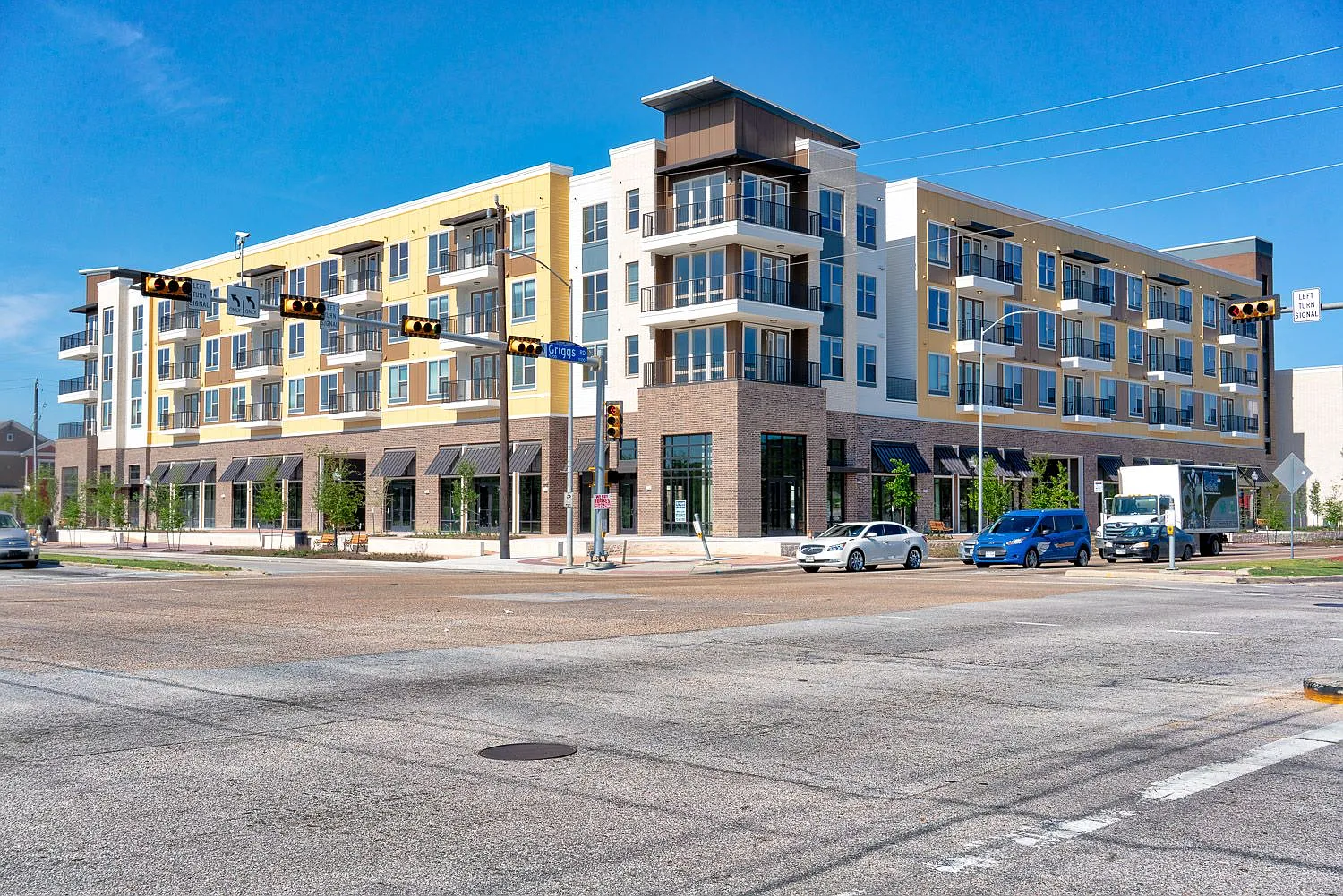 Village At Palm Center — Photo 1