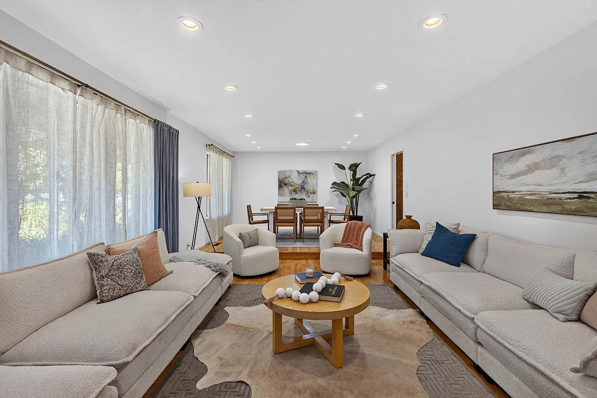 4 bed, 2382 sqft, $3,300 — Photo 2
