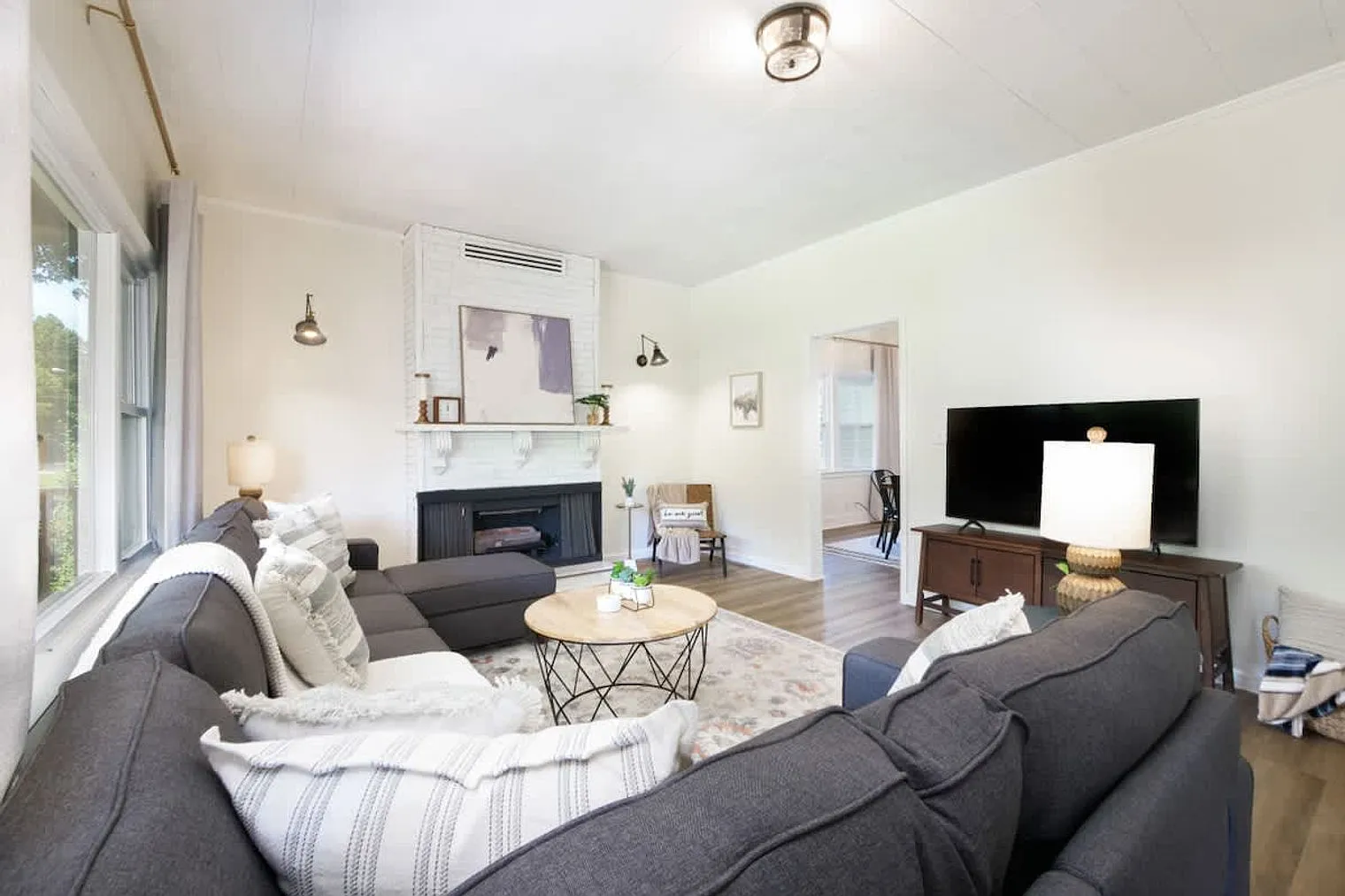 5 bed, 3.0 bath, $4,917 — Photo 1