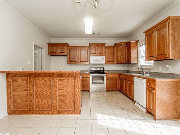5th image of 1121 English Oak Dr
