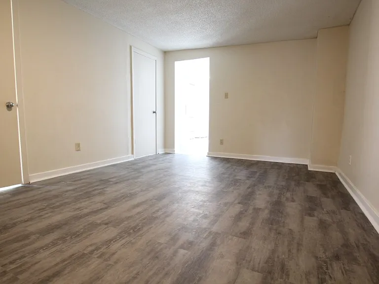 47 Louisa St #47A — Photo 7