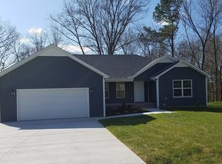 406 Woodrow St, Manchester, TN 37355