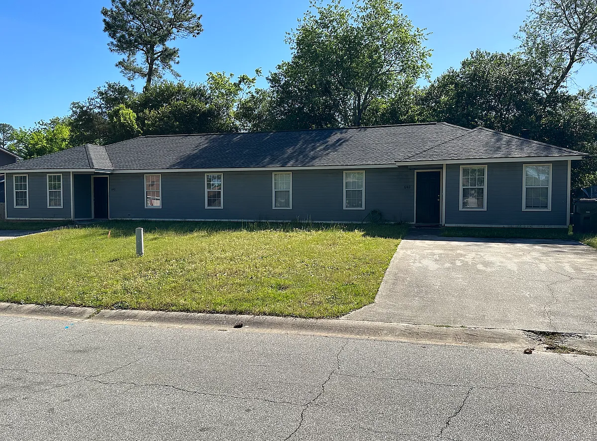 Building Photo - 642 Maplewood Dr
