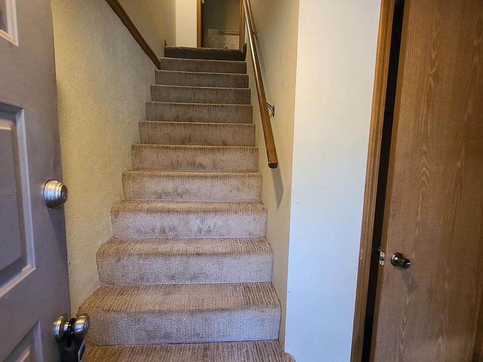 1st image of 303 NW Vesper St