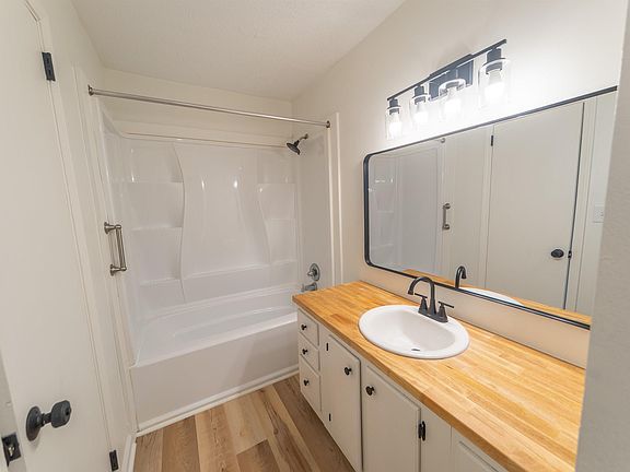 4th image of 418 Skyview Dr APT C