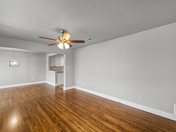 5th image of 208 Priddy Ln