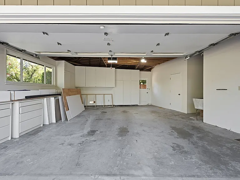 13565 Wendy Ln — Photo 33