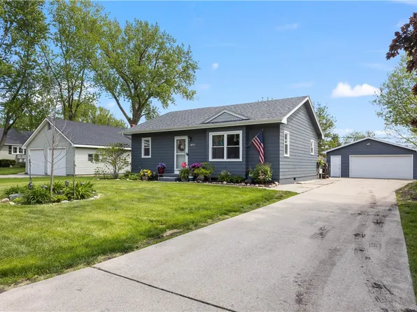 401 Lincoln St SE, Bondurant, IA 50035