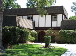 604 Sycamore Dr, Conroe, TX 77302