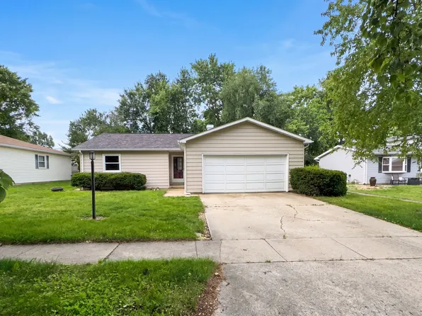 1901 Summit Dr, Urbana, IL 61802