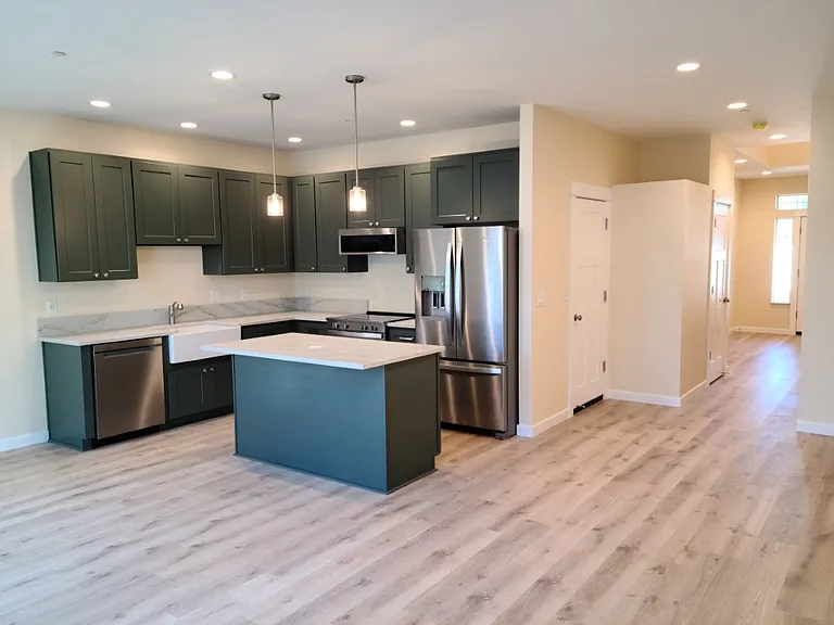 25221 Perkins Rd #1 — Photo 7