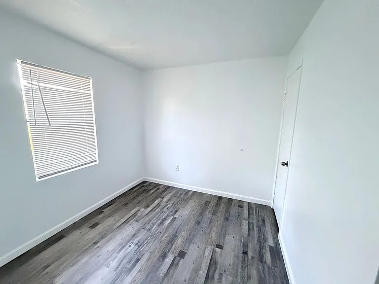 4114 Oak Dr — Photo 9
