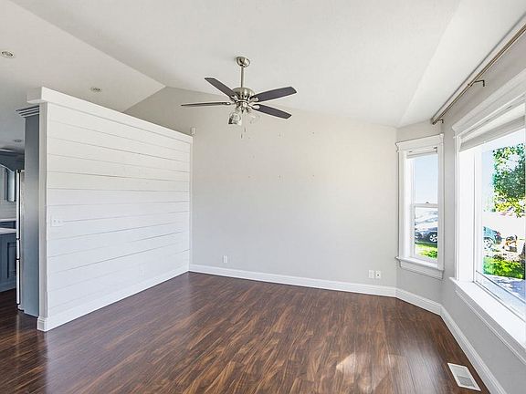 5th image of 774 Griffin St