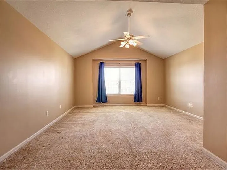 2118 Harbortown Cir #2118 — Photo 7