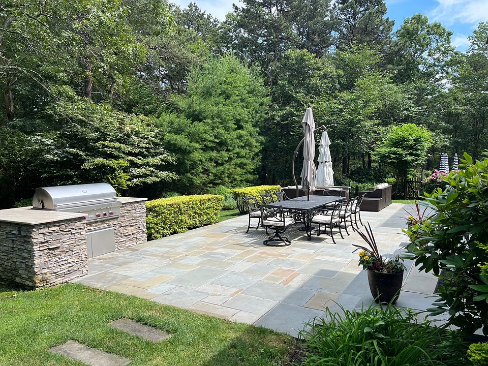 1st image of 3 Cherry Blossom Ln