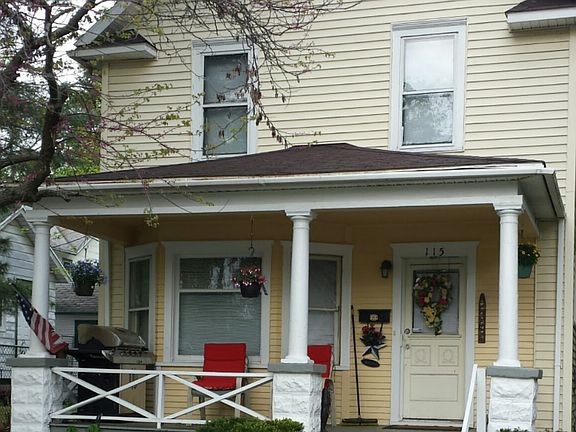 Front of the house 