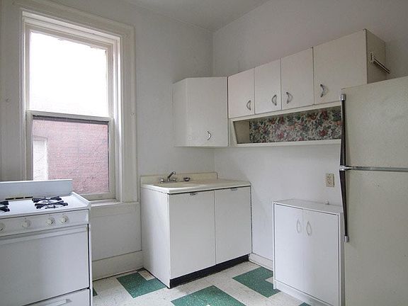 3rd image of 318 S Trenton Ave APT 2B
