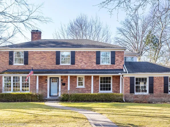 259 Touraine Rd, Grosse Pointe Farms, MI 48236